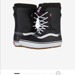 Vans Snowboot Size 6.5 Womans
